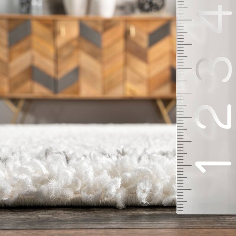 Nuloom Mackie Moroccan Tasseled Shag Area Rug