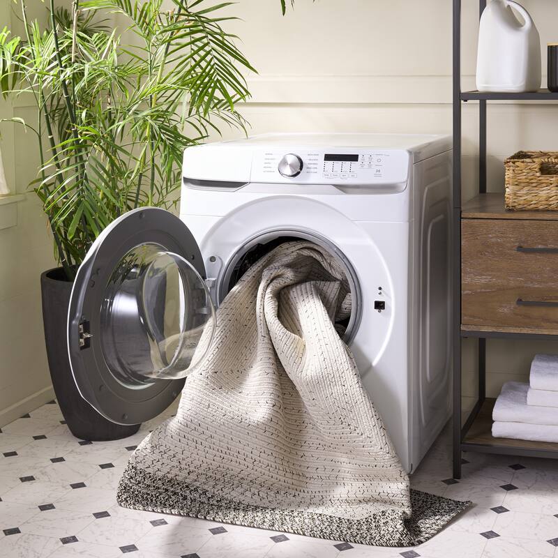SAFAVIEH Handmade Braided Eiry Washable Indoor/Outdoor Rug - Weather Resistant & Easy Cleaning