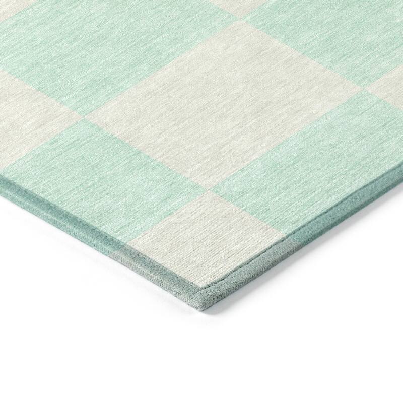 Machine Washable Indoor/ Outdoor Modern Checker Chantille Rug