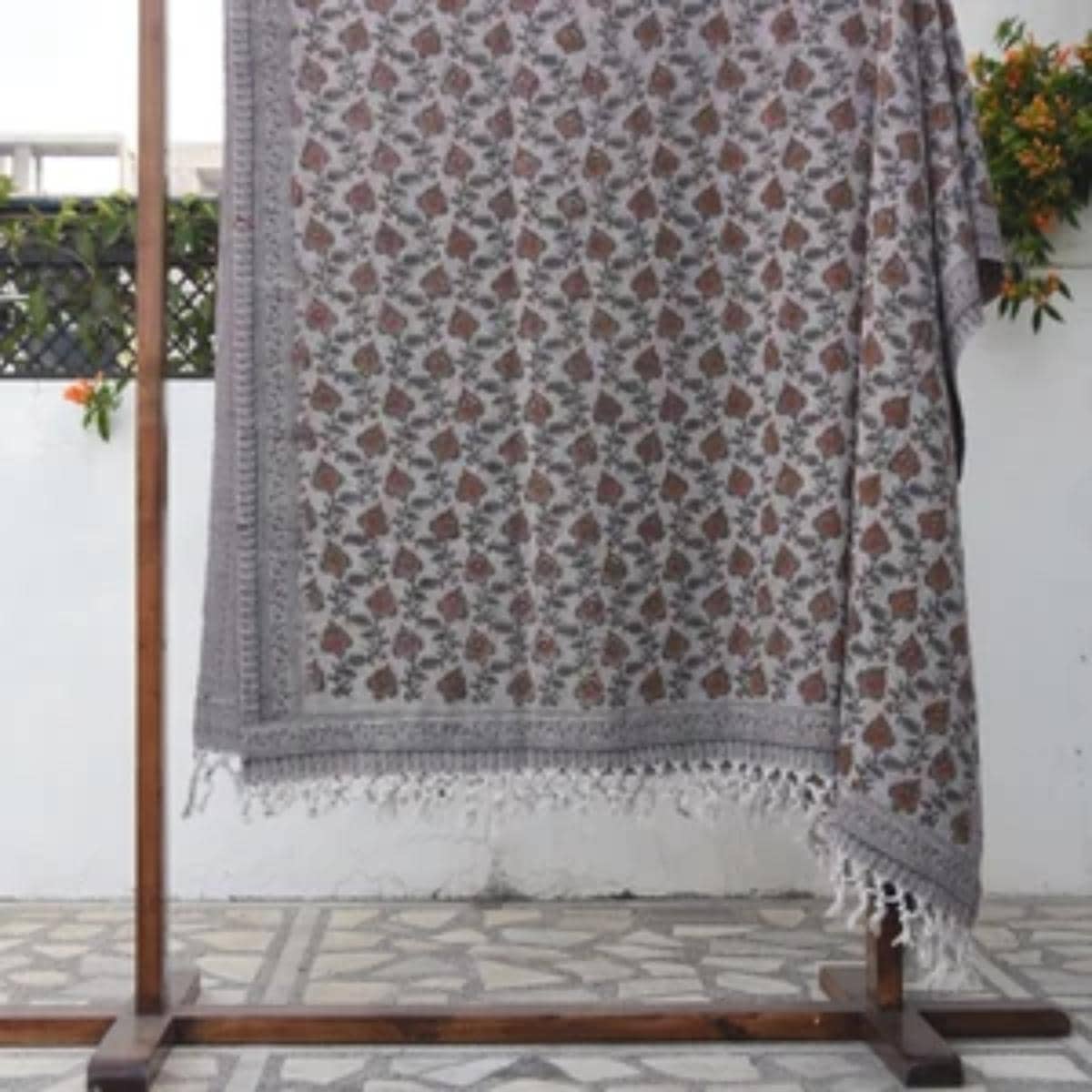 Fabdivine Floral Madhubala Handwoven Cotton Blanket - Traditional Hand Block Print Throw with Artisan Tassels, 90"x54"