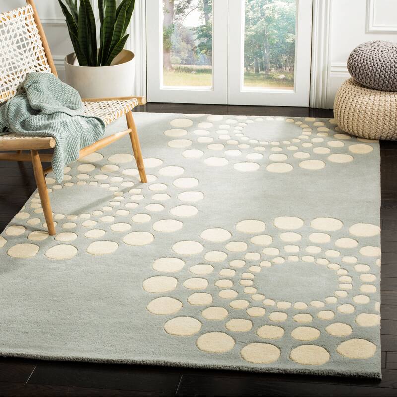 SAFAVIEH Handmade Soho Caroline Floral N.Z. Wool Rug - 5' x 8' - Grey/Ivory