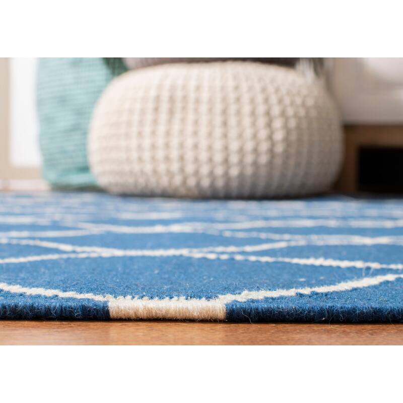 SAFAVIEH Handmade Flatweave Dhurries Annmari Modern Wool Rug
