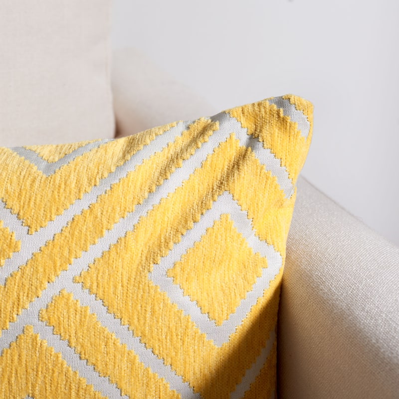 SAFAVIEH Suule Geometric Accent Throw Pillow