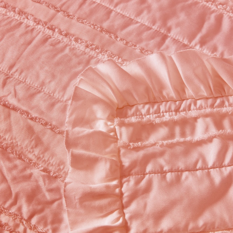 Beaute Living Ruffle Stripe Clip 3-piece Quilt Set