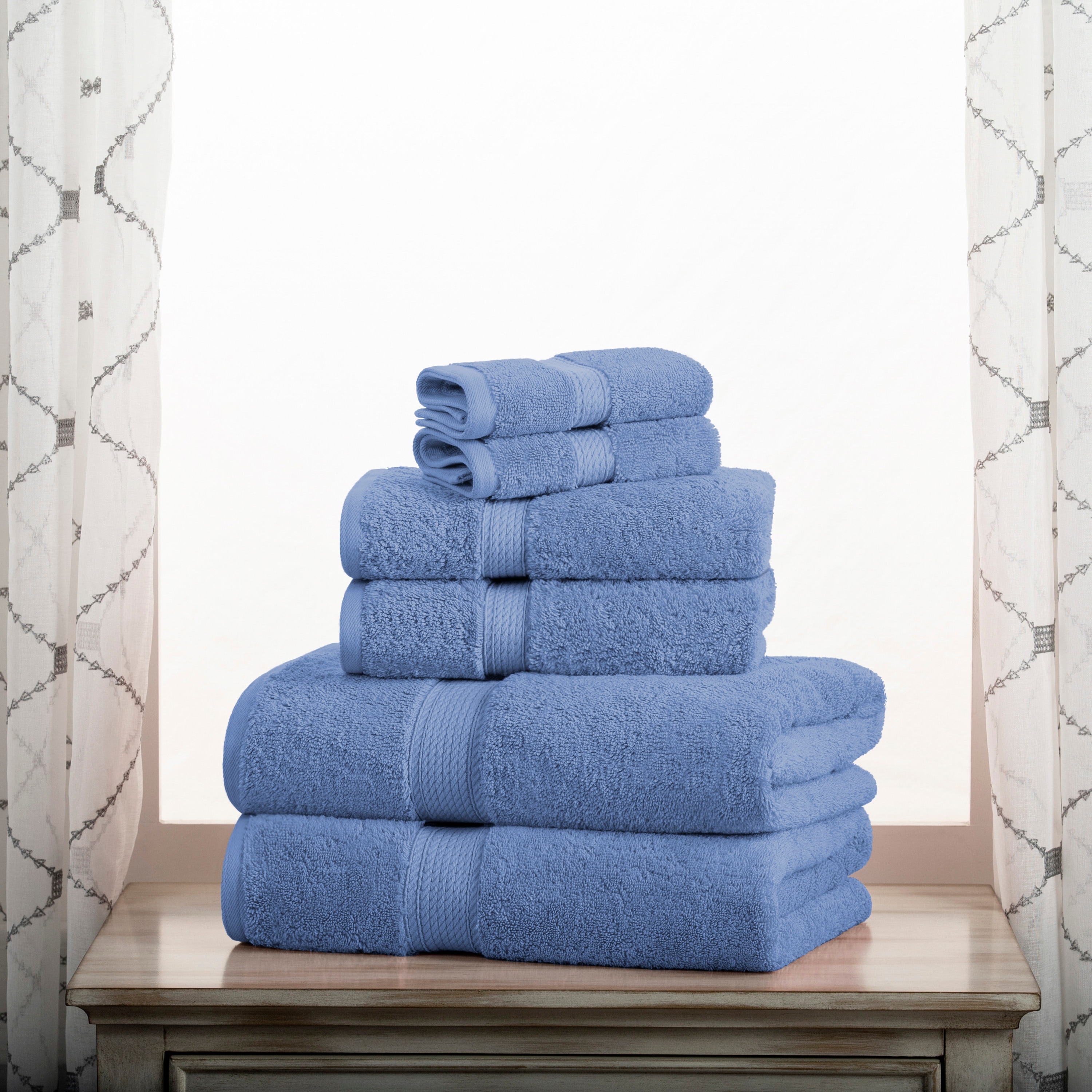 https://ak1.ostkcdn.com/images/products/is/images/direct/59e9599e5b943c4d9d14e2fe5109ae0b86a741e7/Egyptian-Cotton-Heavyweight-Solid-Plush-Towel-Set-by-Superior.jpg