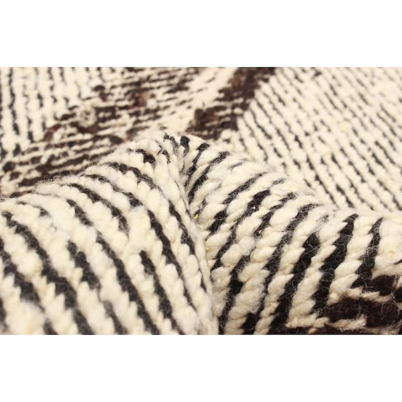 Sienna Black Rug 5'1" x 7'3" - 5'1 x 7'3