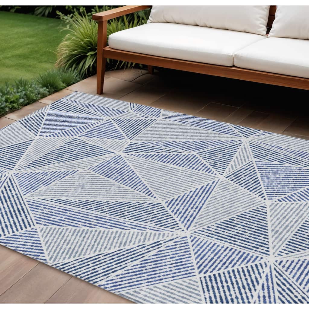 HomeRoots Geometric Transitional Rectangle Outdoor Rug