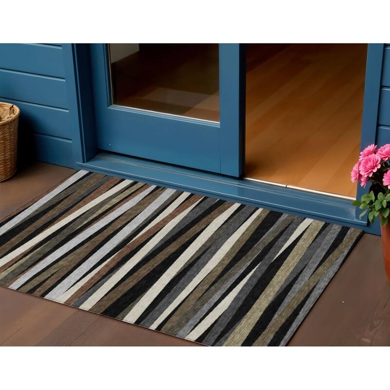 HomeRoots Striped Transitional Rectangle Outdoor Rug - 3' x 5'