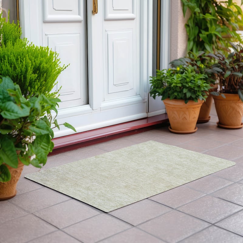 Machine Washable Indoor/ Outdoor Chantille Floral Farmhouse Rug - Ivory - 1'8" x 2'6"