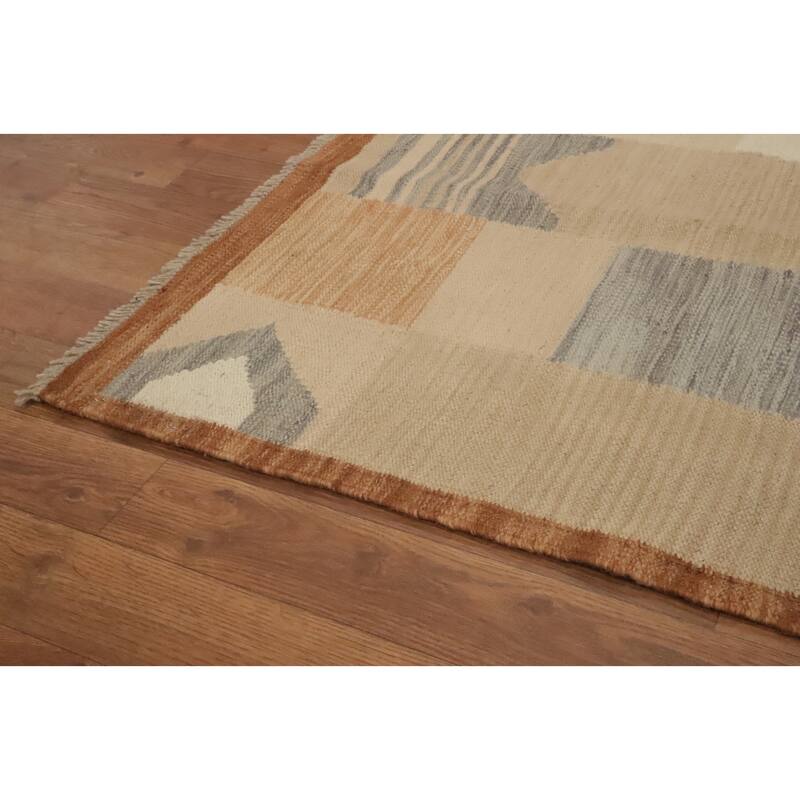 Hand Woven Southwestern Wool Beige Geometric Area Rug - 8' 0'' X 4' 10''