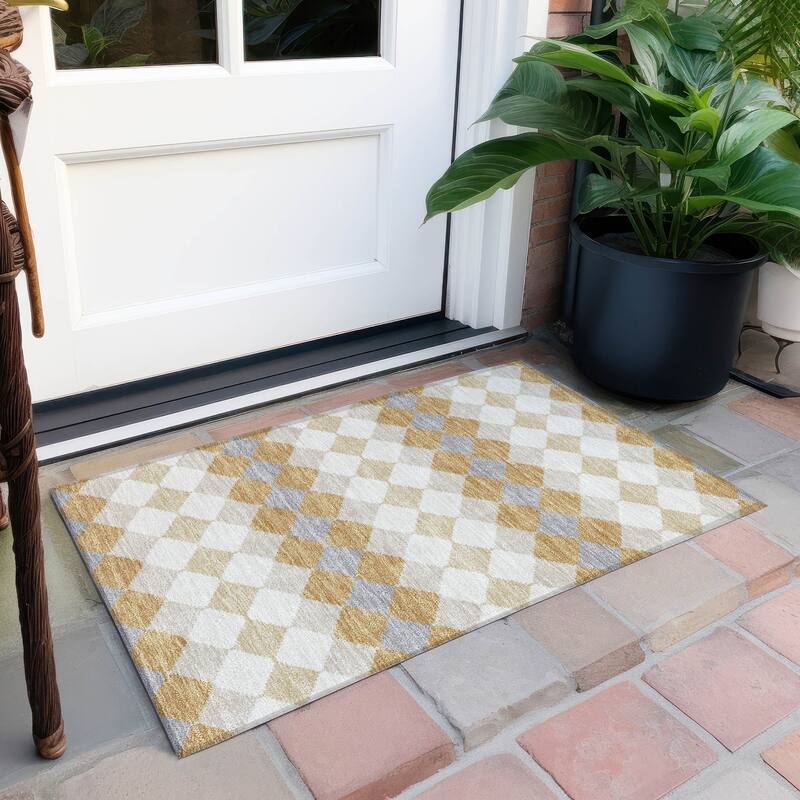 Machine Washable Indoor/ Outdoor Modern Mosaic Chantille Rug - Gold - 1'8" x 2'6"