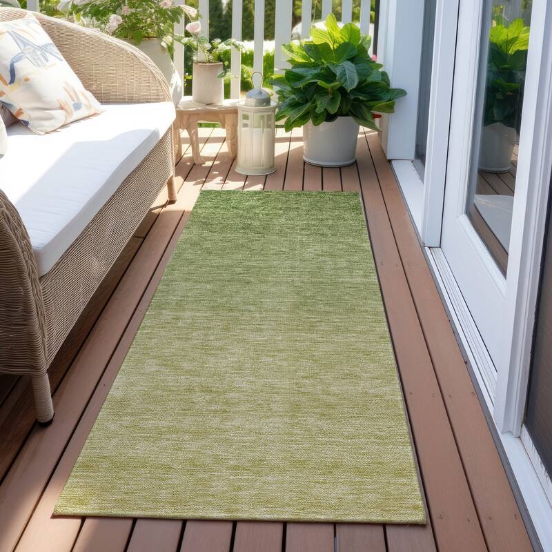 Machine Washable Indoor/ Outdoor Chantille Solid Ombre Rug - Green - 2'3" x 7'6"