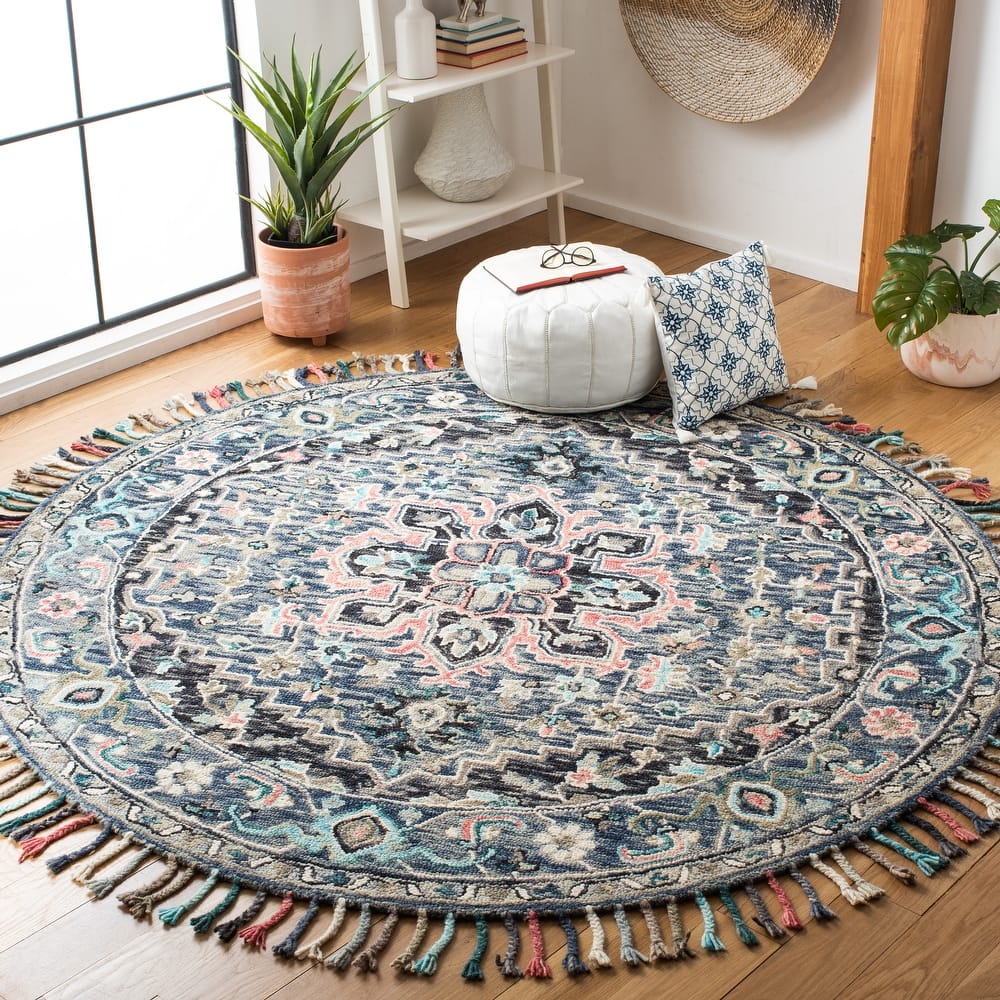 SAFAVIEH Handmade Aspen Catrine Boho Wool Tassel Rug