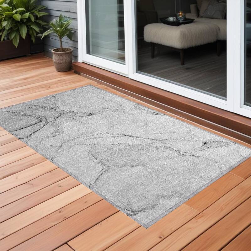 Jane Modern Art-Inspired Weather Resistant Timeless Fusion Outdoor Rug - 2' x 3' - Silver