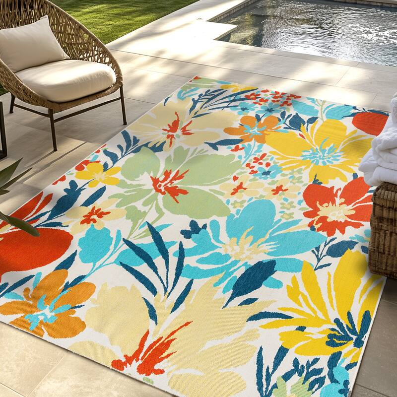 Gertmenian Ziesta Modern Bold Fruit Floral Multicolored UV Protected Polypropylene Flatweave Indoor/ Outdoor Area Rug Collection - 6'6"x9'6" - Swish Multi