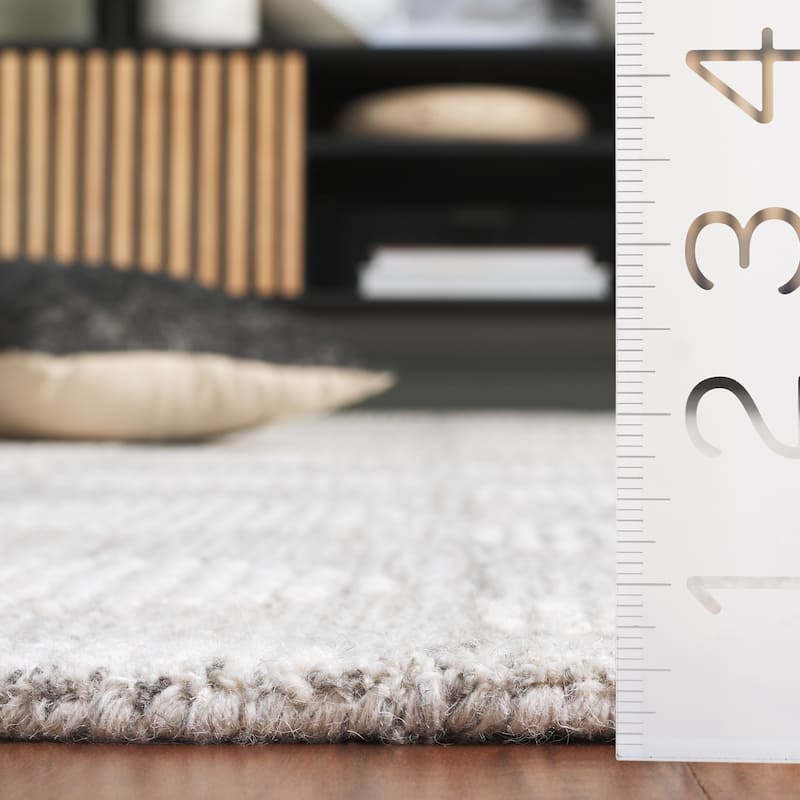 SAFAVIEH Handmade Metro Pierina Wool Rug