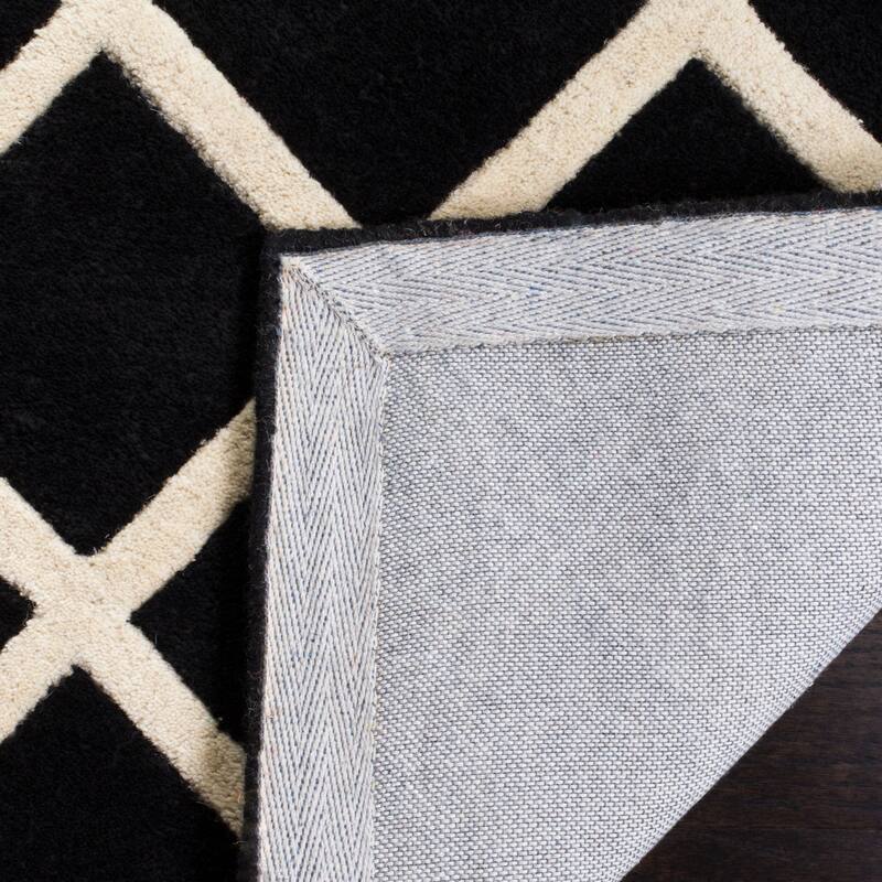 SAFAVIEH Handmade Chatham Retha Modern Moroccan Wool Rug