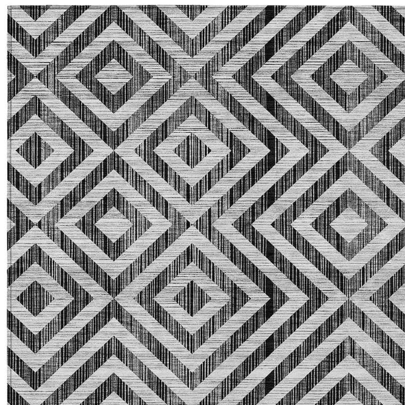 HomeRoots Geometric Transitional Rectangle Outdoor Rug