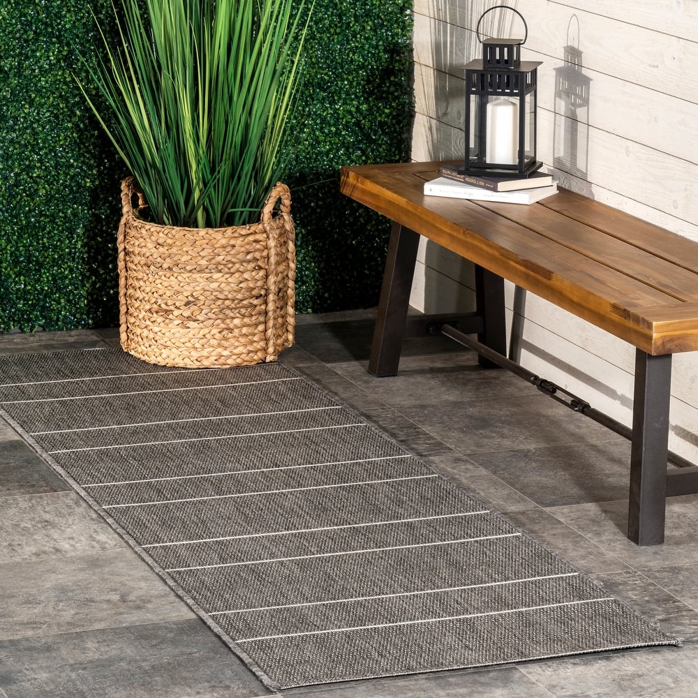 Nuloom Sharyl Modern Striped Indoor/Outdoor Area Rug