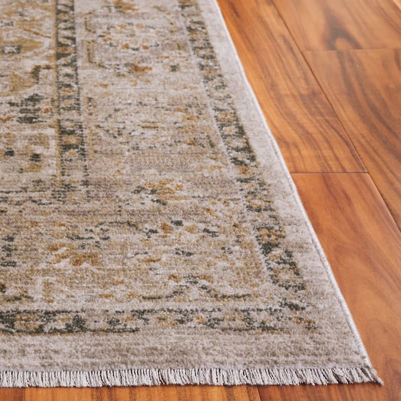 SAFAVIEH Hazel Liridona Traditional Oriental Rug
