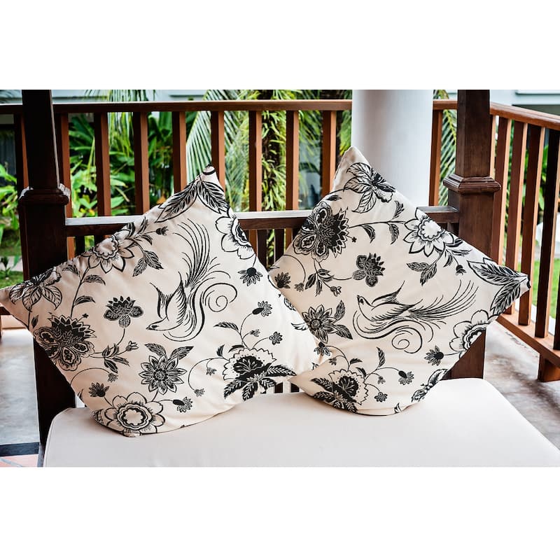 Traditional Bird Floral Indoor/Outdoor Throw Pillow