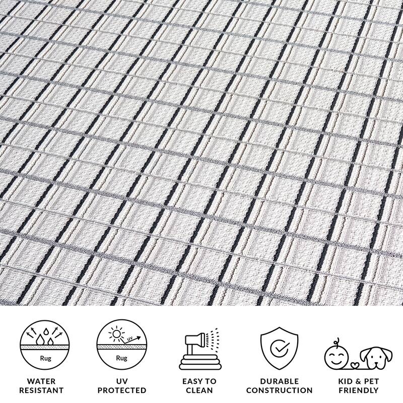 SAFAVIEH Veranda Tiziana Washable Indoor/Outdoor Rug - Weather Resistant & Easy Cleaning