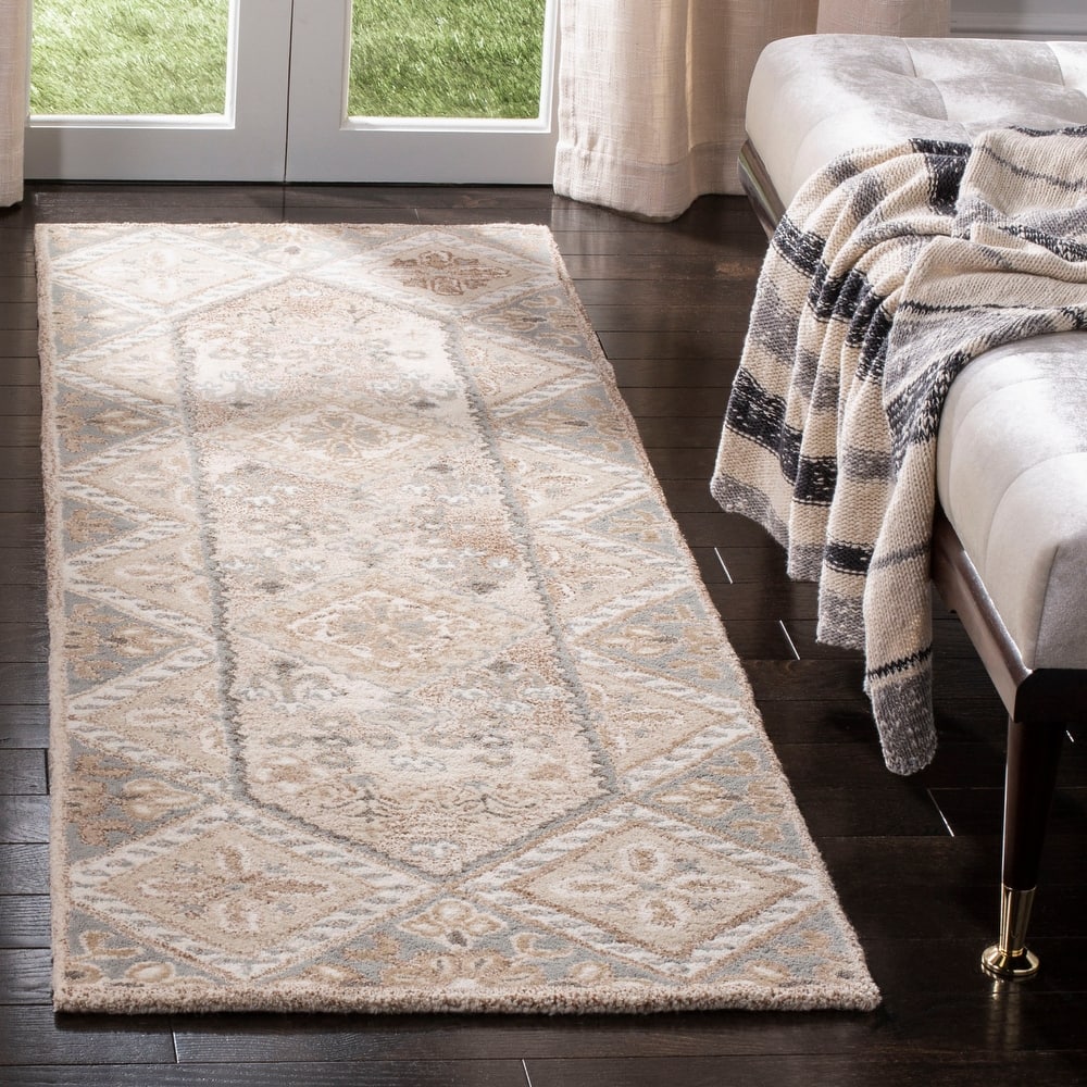 SAFAVIEH Handmade Wyndham Gisela Modern Wool Rug