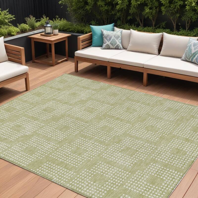 HomeRoots Geometric Transitional Rectangle Outdoor Rug - 8' X 10'