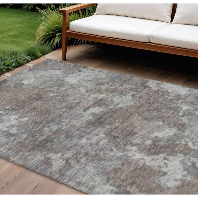 HomeRoots Abstract Transitional Rectangle Outdoor Rug - 8' X 10'