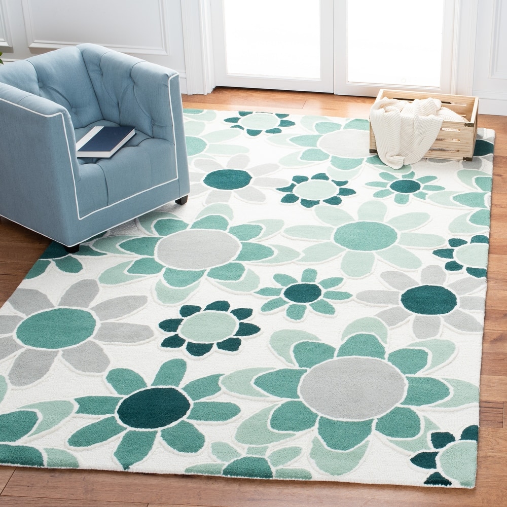 SAFAVIEH Handmade Kids Miens Floral Wool Rug