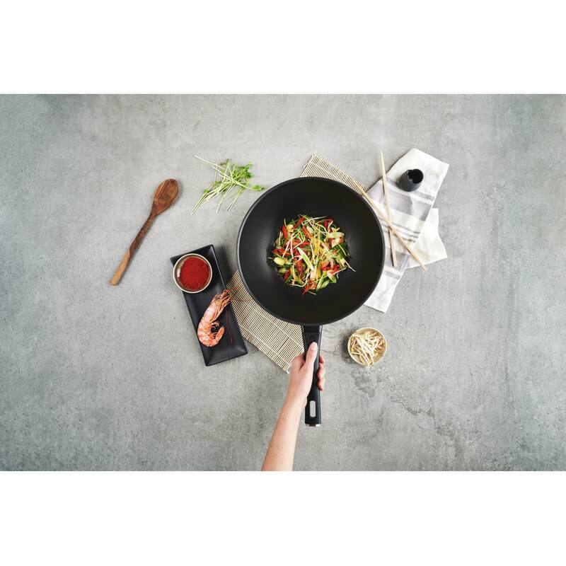 ZWILLING Madura Plus Aluminum 12-inch Nonstick Stir Fry Pan