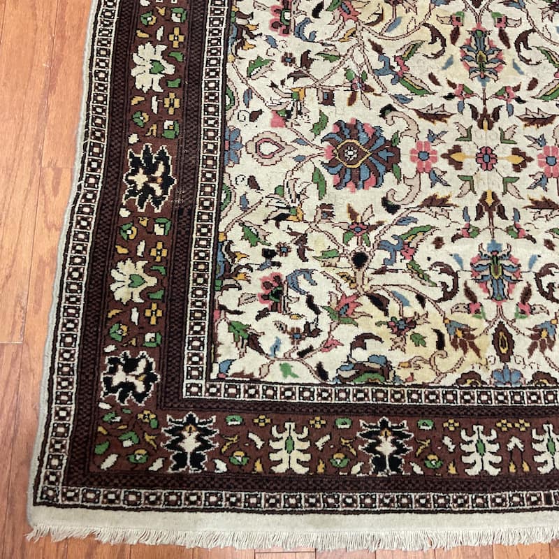 HERAT ORIENTAL Handmade Hereke Wool Rug - 4'5" x 5'8"