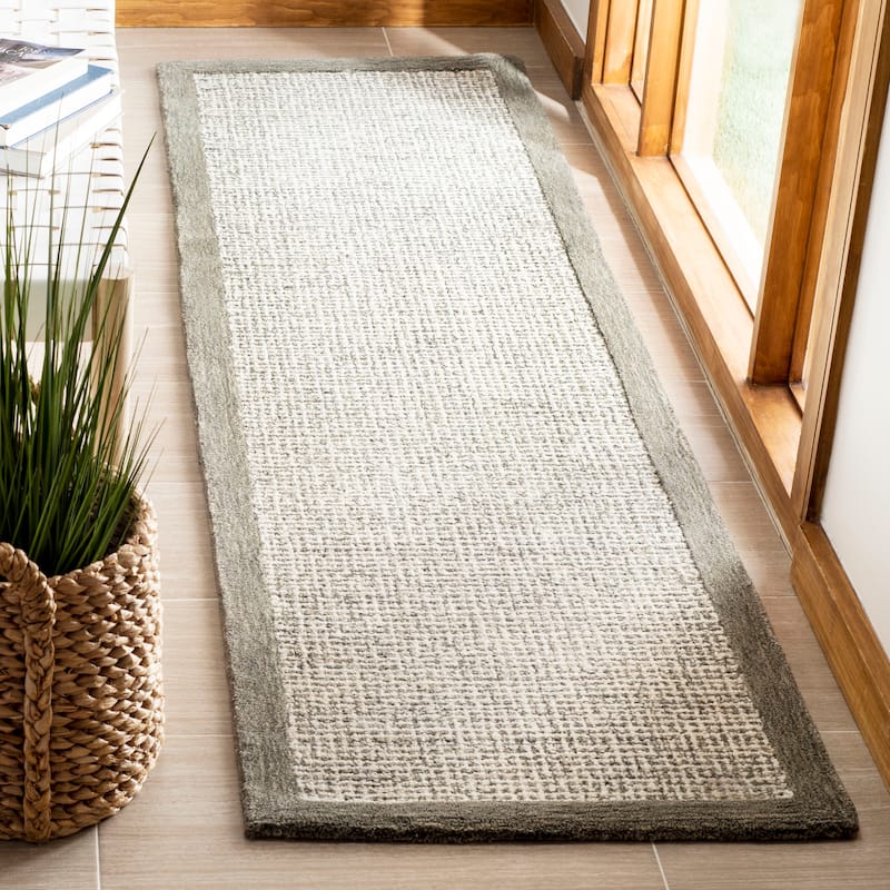SAFAVIEH Handmade Abstract Filiz Modern Wool Rug - 2'3" x 8' Runner - Sage/Ivory