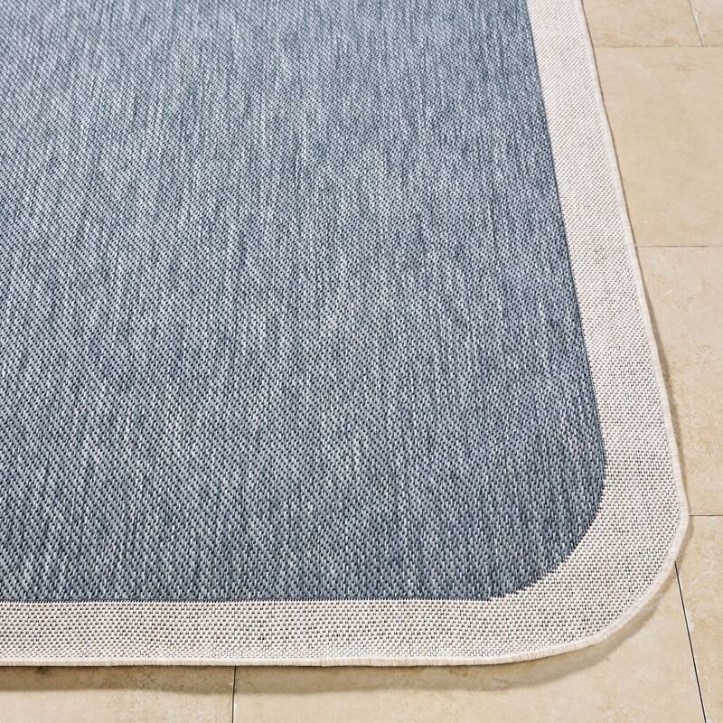Livabliss Miami Beach Traditional Indoor/Outdoor Area Rug