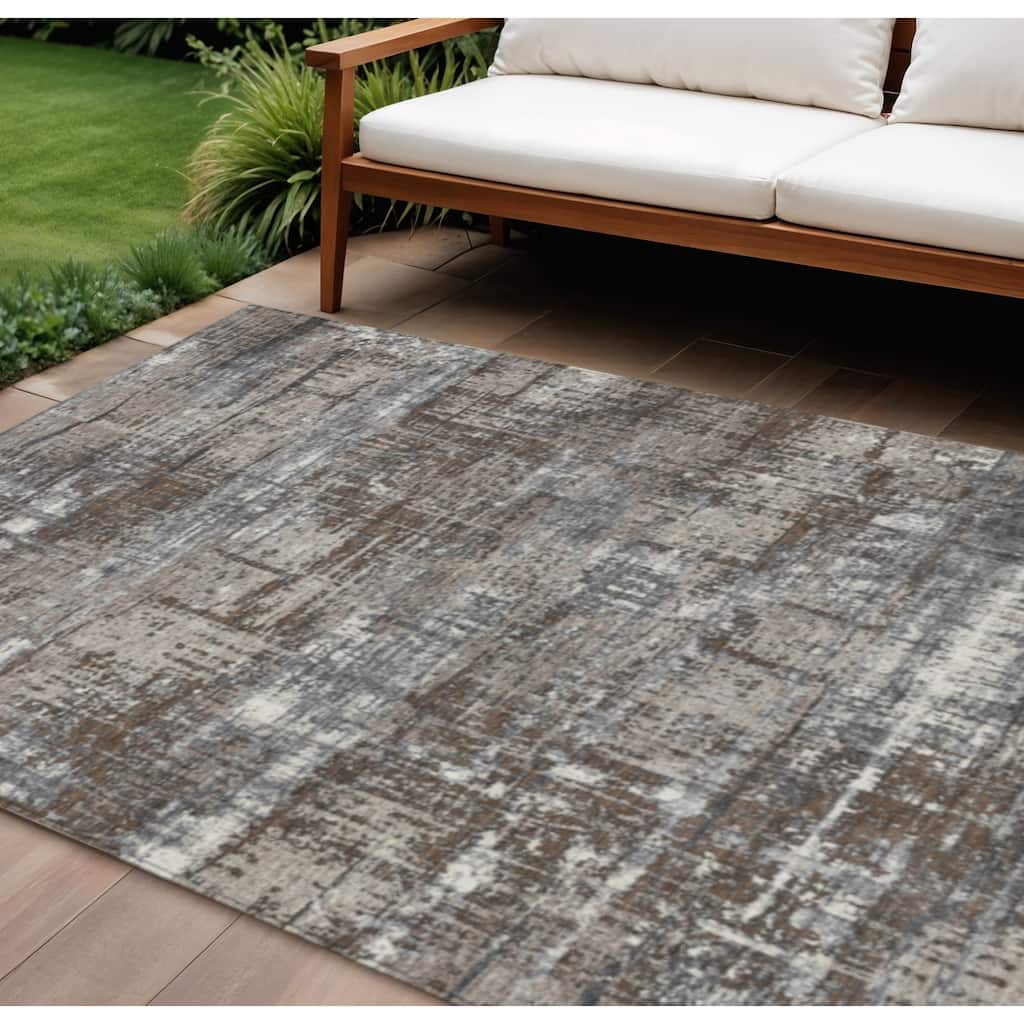 HomeRoots Geometric Transitional Rectangle Outdoor Rug