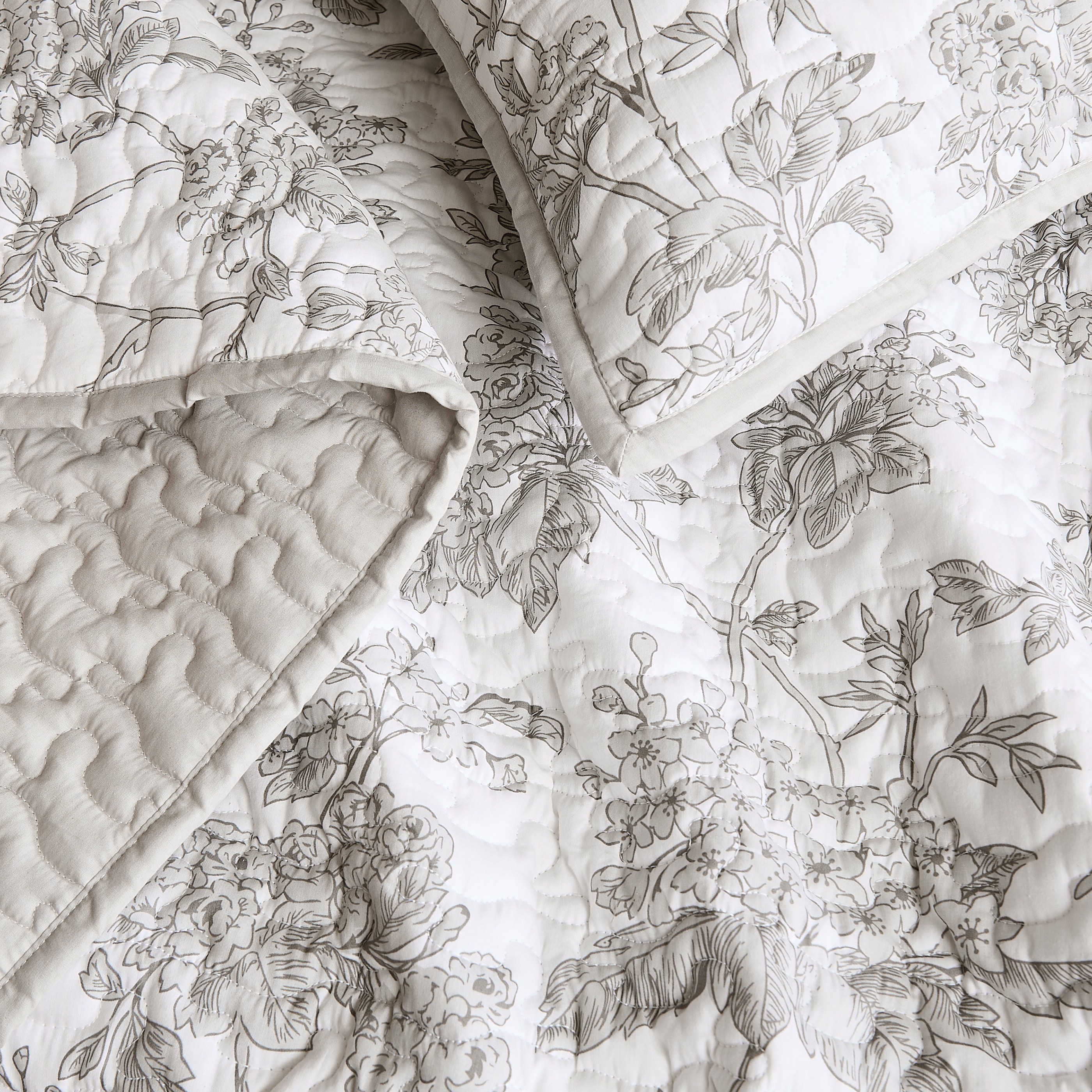 Brooklyn-Loom-Mila-Floral-