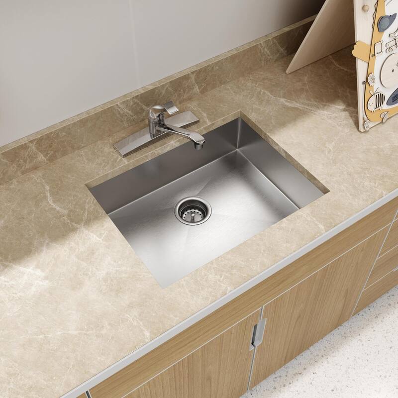 PROFLO PFXCM1M7200 Cliffmont 1.5 GPM Single Hole Kitchen Faucet