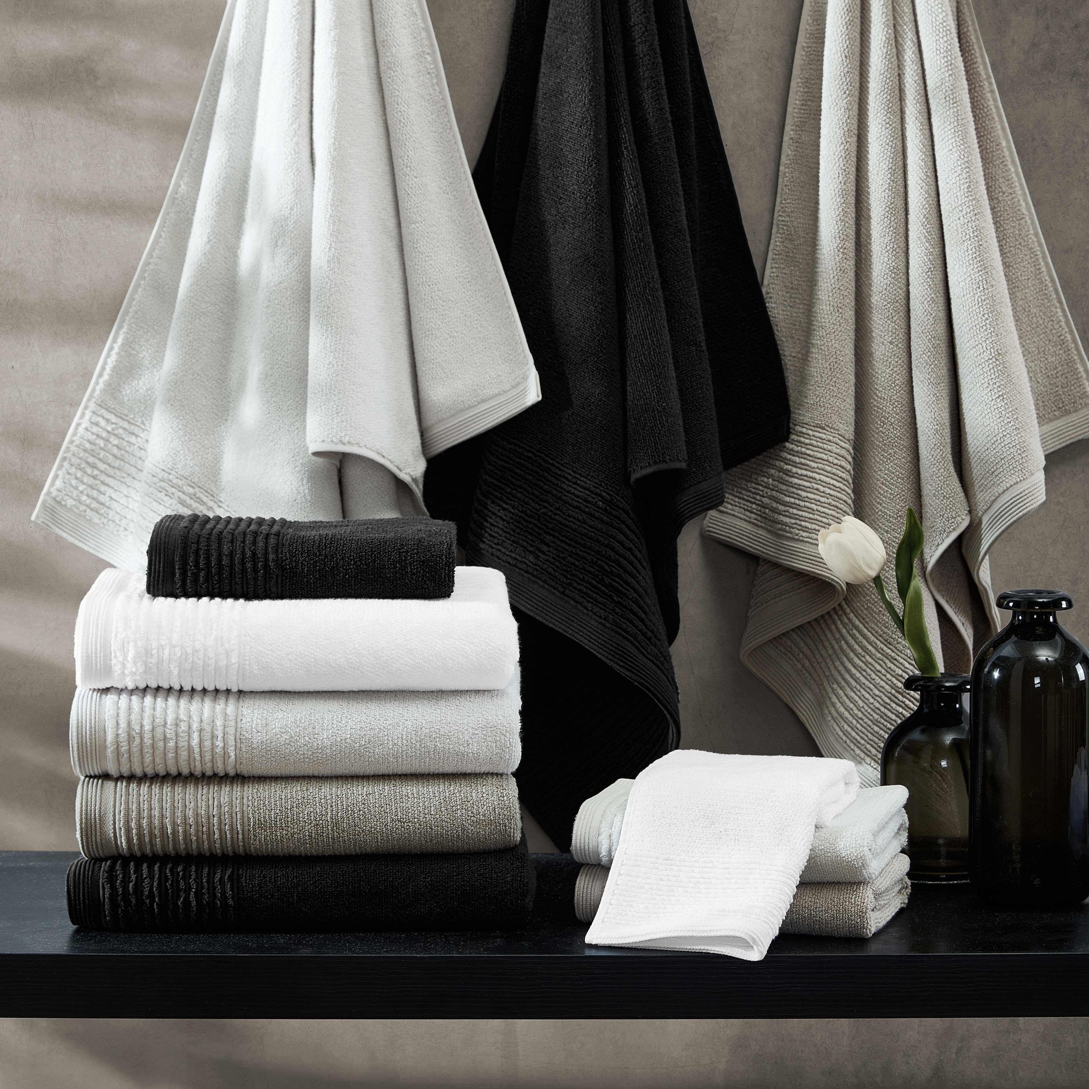Vera Wang - Bath Towels Set, Luxury Cotton Bathroom Decor, Highly Absorbent  & Medium Weight (Sculpted Pleat White, 6 Piece)