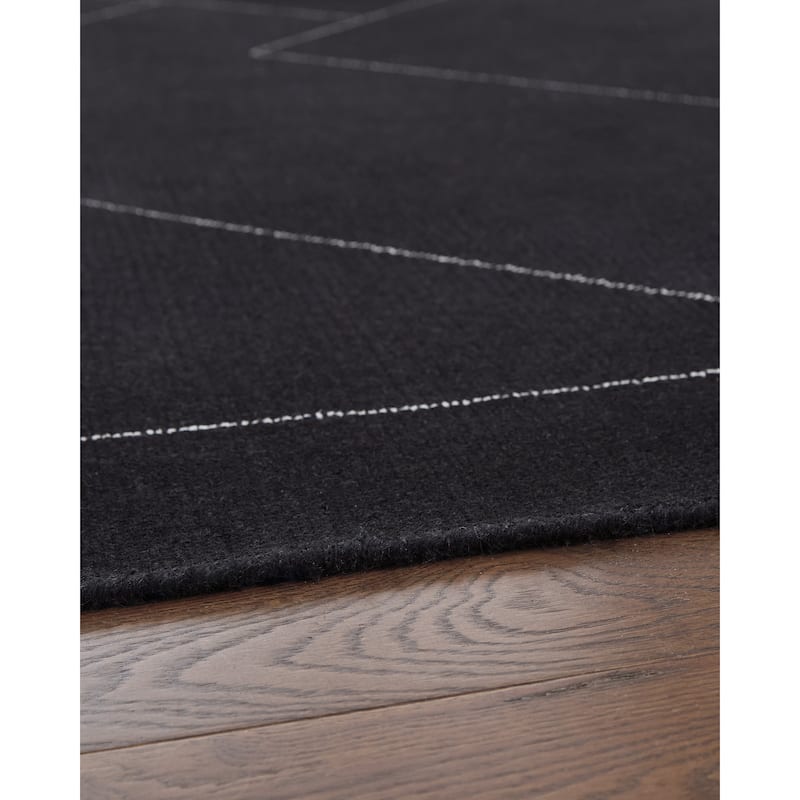 Signature Design by Ashley Marav Black/White Area Rug