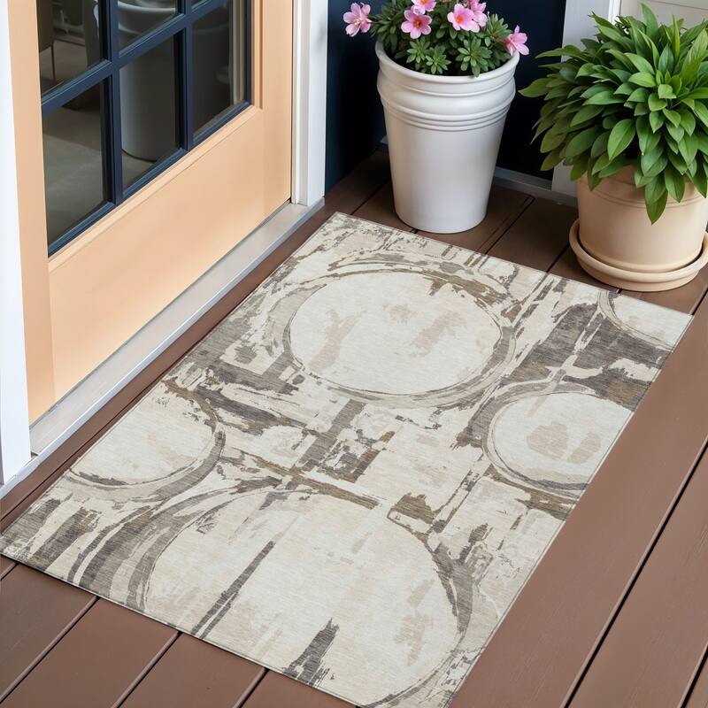 HomeRoots Geometric Transitional Rectangle Outdoor Rug - 3' x 5'