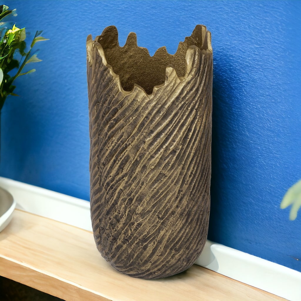 HomeRoots 17" Burnished Gold Abstract Cylinder Aluminum Table Vase - 8