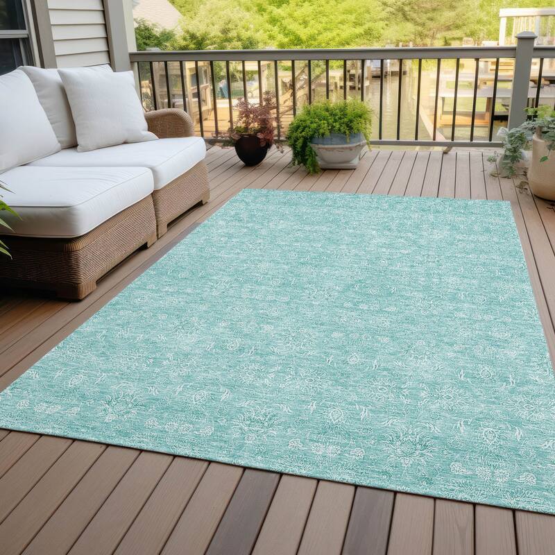 Machine Washable Indoor/ Outdoor Chantille Traditional Floral Rug