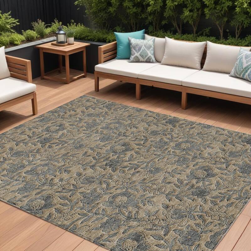 HomeRoots Floral Transitional Rectangle Outdoor Rug - 8' X 10'