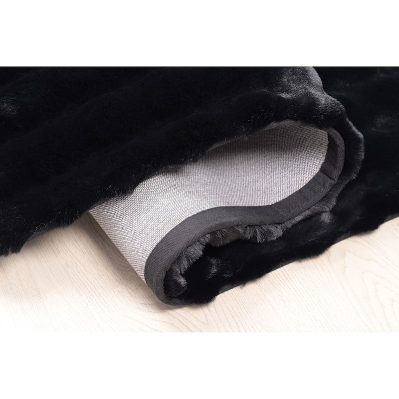 Valencia Fur Textured Solid Color Polyester Rug