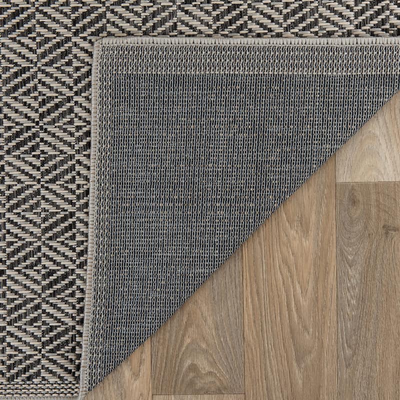 Geometric Border Indoor/Outdoor Area Rug