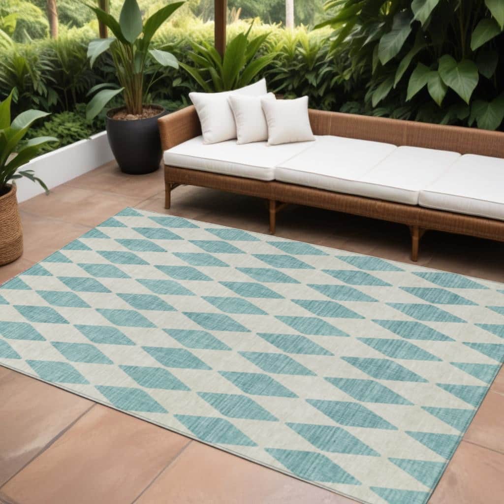 HomeRoots Geometric Transitional Rectangle Outdoor Rug