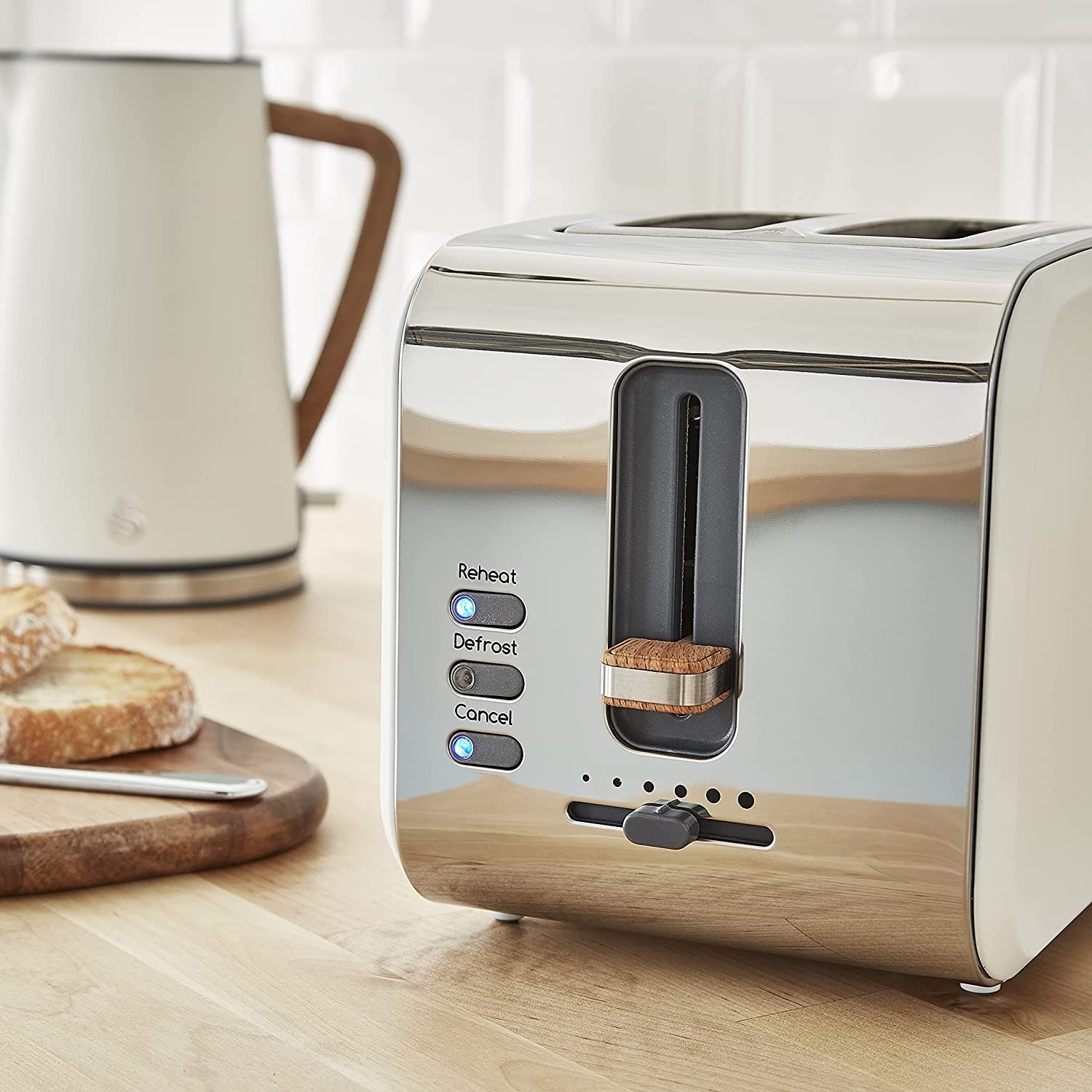 https://ak1.ostkcdn.com/images/products/is/images/direct/5ad9f39540cd0362adbb4bd80013178be0632142/Salton%C2%A0-Nordic-Toaster-2-Slice%2C-3-Modes-with-6-Power-Settings%2C-Slim-Scandinavian-Design-Runs-on-900-Watts%2C-Matte-Cotton-White.jpg