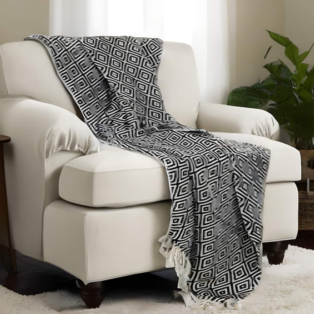 HomeRoots Black And White Cotton Chevron Throw Blanket with Tassels