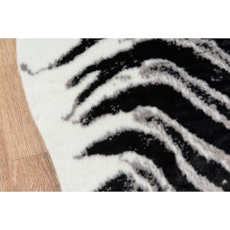 Erin Gates by Momeni Acadia Animal Print Faux Hide Area Rug