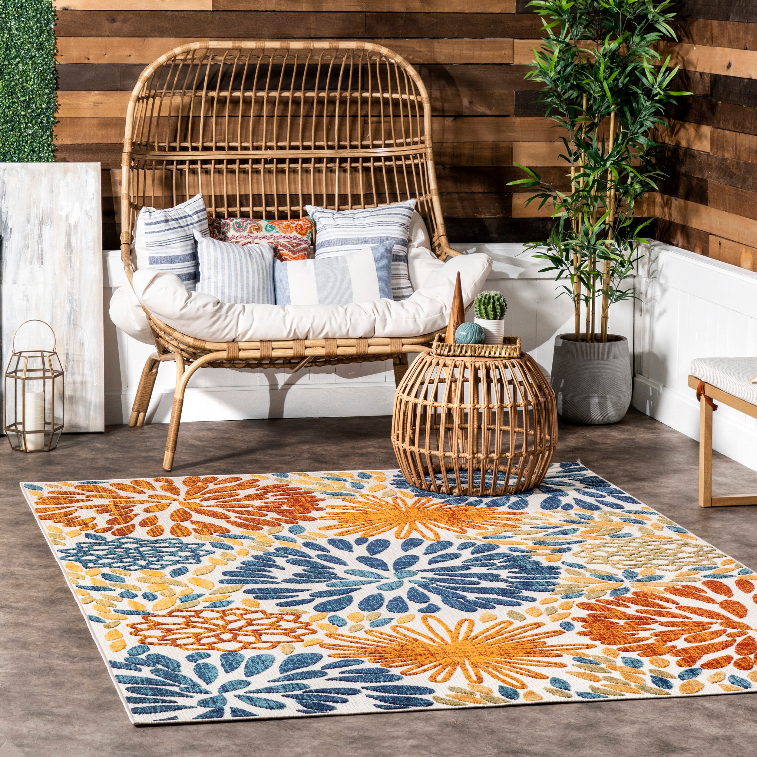 Nuloom Ronda Bold Floral Indoor/Outdoor Area Rug